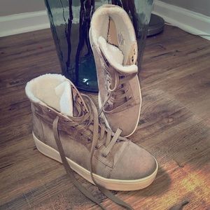 NINE WEST SUEDE FLEECE LINED HIGH TOPS KOOL GIRL